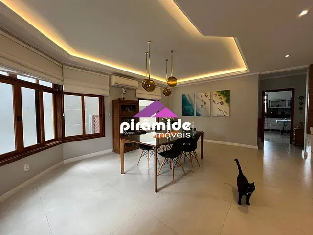 Casa com 360m² 4 quartos e 5 banheiros, à venda, no bairro Urbanova em São José dos Campos