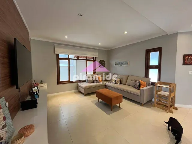 Casa com 360m² 4 quartos e 5 banheiros, à venda, no bairro Urbanova em São José dos Campos