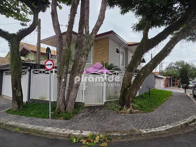 Casa 4 quartos e 2 banheiros, à venda, no bairro Jardim das Indústrias em São José dos Campos