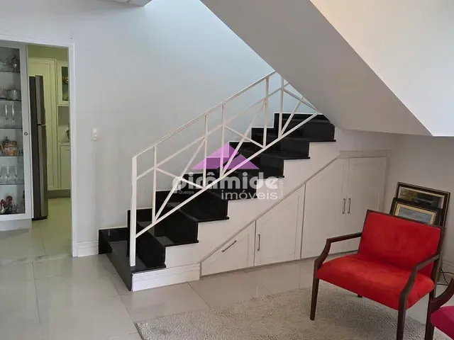 Casa 4 quartos e 2 banheiros, à venda, no bairro Jardim das Indústrias em São José dos Campos
