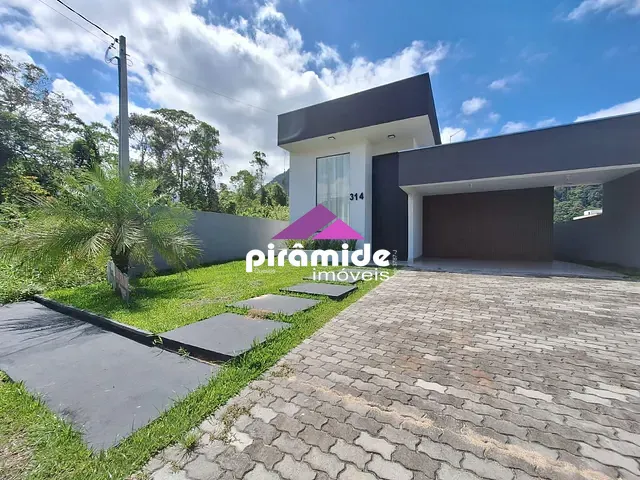Casa com 384m² 3 quartos e 1 banheiro, à venda, no bairro Mar Verde II em Caraguatatuba