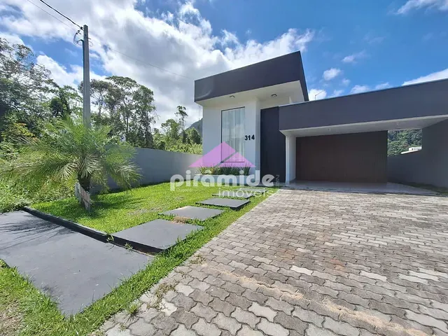 Casa com 384m² 3 quartos e 1 banheiro, à venda, no bairro Mar Verde II em Caraguatatuba