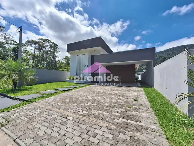 Casa com 384m² 3 quartos e 1 banheiro, à venda, no bairro Mar Verde II em Caraguatatuba