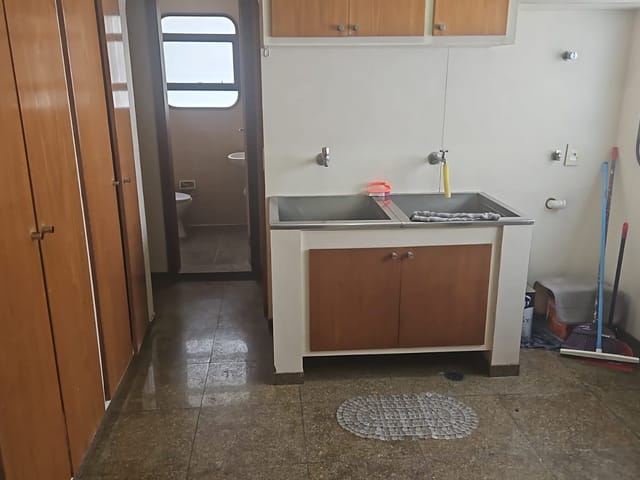 Casa 9 quartos e 6 banheiros, à venda ou para alugar, no bairro Jardim Paulista em São Paulo