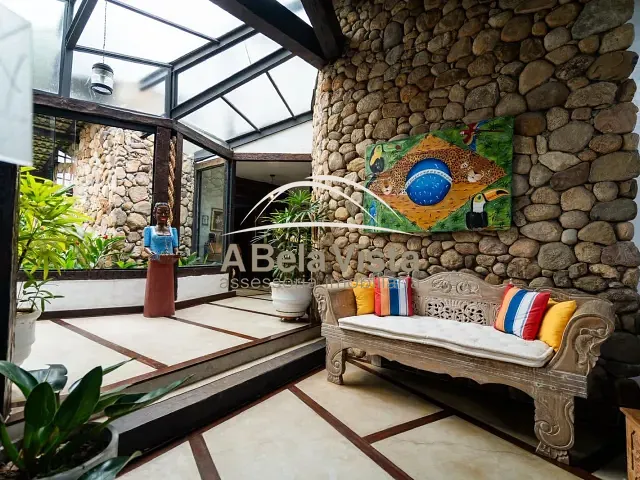 Casa com 768m² 4 quartos e 3 banheiros, à venda, no bairro Guaecá em São Sebastião