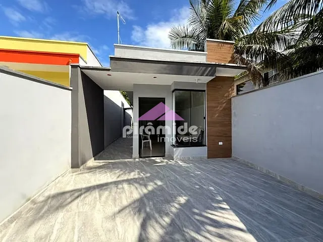 Casa com 125m² 2 quartos e 2 banheiros, à venda, no bairro Massaguaçu em Caraguatatuba