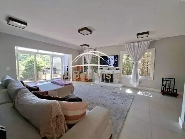 Casa com 500m² 3 quartos e 4 banheiros, à venda, no bairro Residencial dos Lagos em Cotia