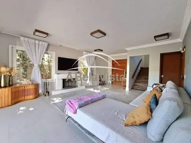 Casa com 500m² 3 quartos e 4 banheiros, à venda, no bairro Residencial dos Lagos em Cotia