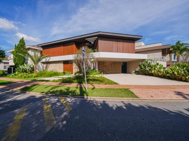Casa com 600m² 4 quartos e 7 banheiros, à venda, no bairro Alphaville em Santana de Parnaíba