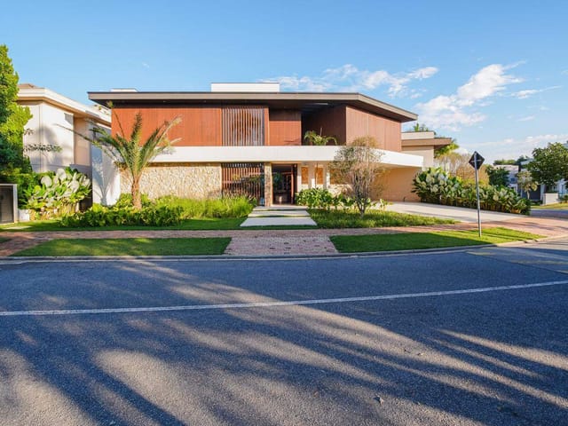 Casa com 600m² 4 quartos e 7 banheiros, à venda, no bairro Alphaville em Santana de Parnaíba