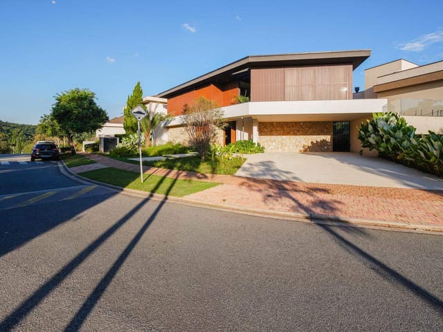 Casa com 600m² 4 quartos e 7 banheiros, à venda, no bairro Alphaville em Santana de Parnaíba