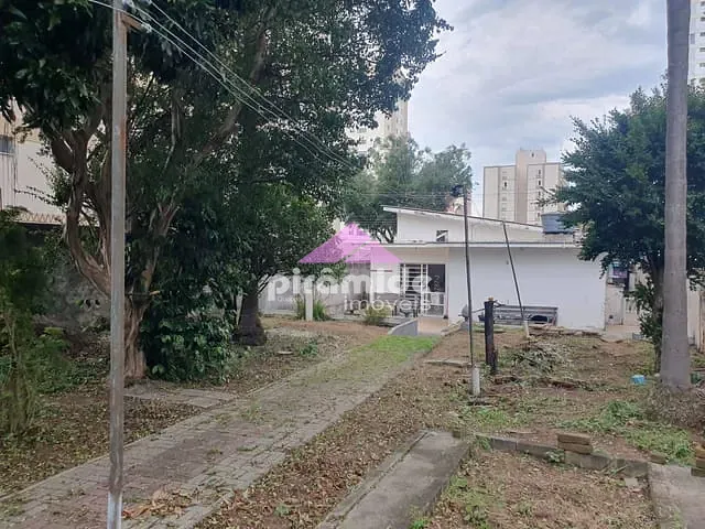 Casa com 600m², à venda, no bairro Vila Adyana em São José dos Campos