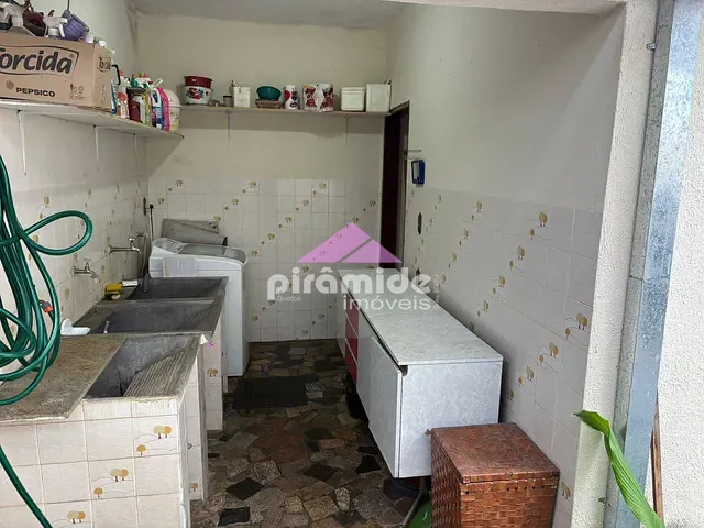 Casa com 329m² 3 quartos e 2 banheiros, à venda, no bairro Jardim Alvorada em São José dos Campos