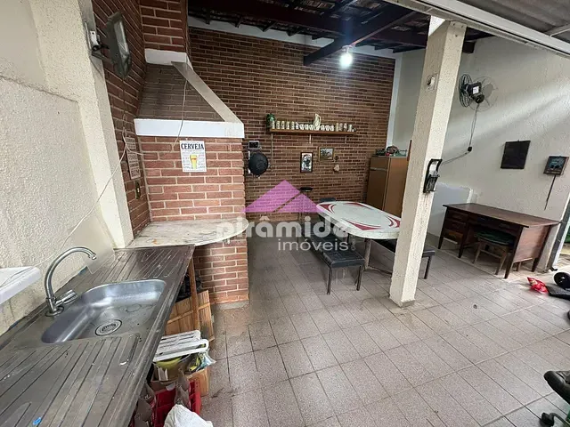 Casa com 329m² 3 quartos e 2 banheiros, à venda, no bairro Jardim Alvorada em São José dos Campos