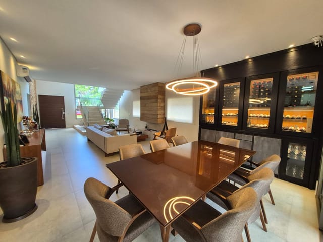 Casa com 442m² 5 quartos e 8 banheiros, à venda, no bairro Alphaville em Santana de Parnaíba