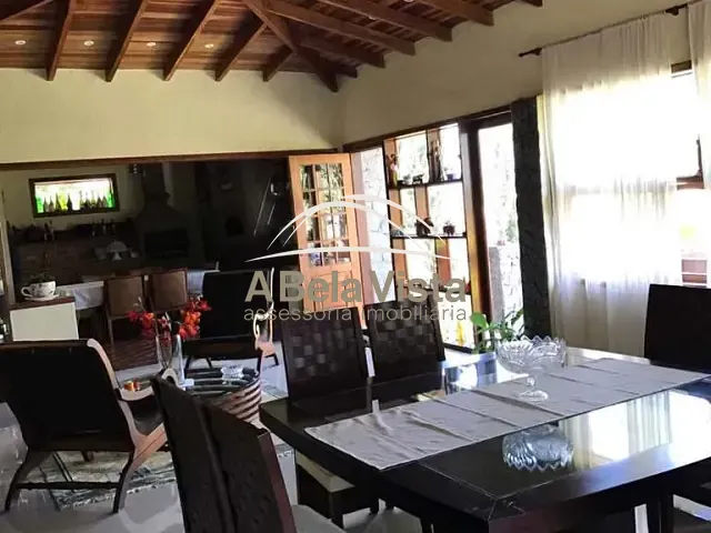 Casa com 2200m² 4 quartos e 7 banheiros, à venda, no bairro Recanto Suiço em Vargem Grande Paulista