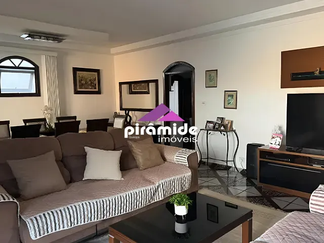 Casa com 270m² 3 quartos e 4 banheiros, à venda, no bairro Vila Industrial em São José dos Campos