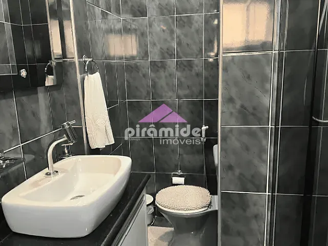 Casa com 270m² 3 quartos e 4 banheiros, à venda, no bairro Vila Industrial em São José dos Campos
