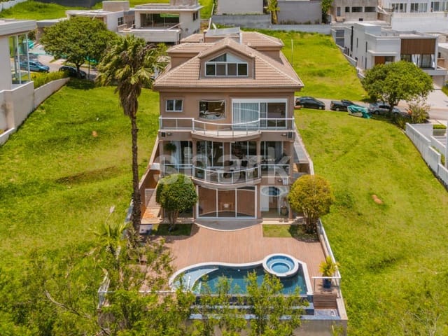 Casa com 490m² 5 quartos e 9 banheiros, à venda, no bairro Alphaville em Santana de Parnaíba