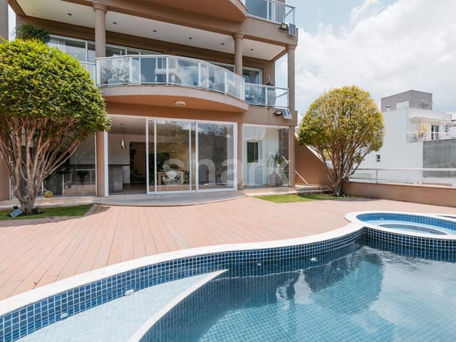 Casa com 490m² 5 quartos e 9 banheiros, à venda, no bairro Alphaville em Santana de Parnaíba