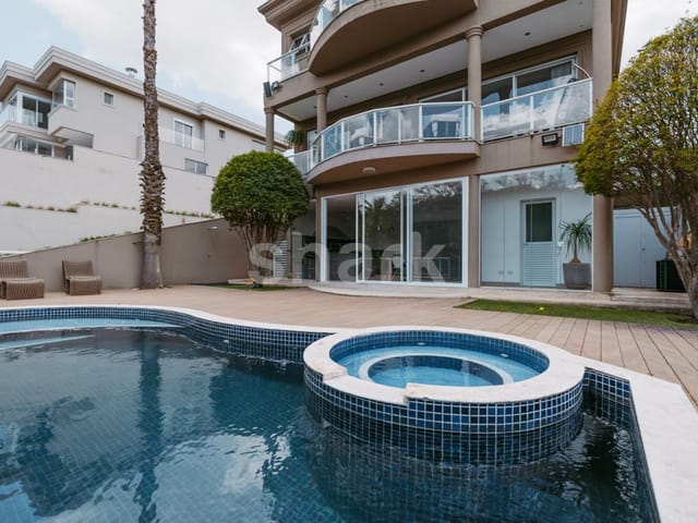 Casa com 490m² 5 quartos e 9 banheiros, à venda, no bairro Alphaville em Santana de Parnaíba