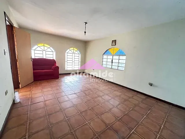 Casa 3 quartos e 2 banheiros, à venda, no bairro Jardim Alvorada em São José dos Campos