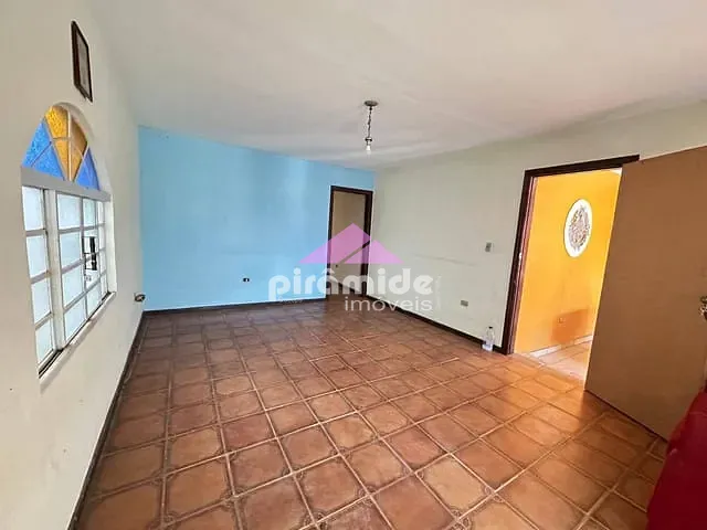 Casa 3 quartos e 2 banheiros, à venda, no bairro Jardim Alvorada em São José dos Campos