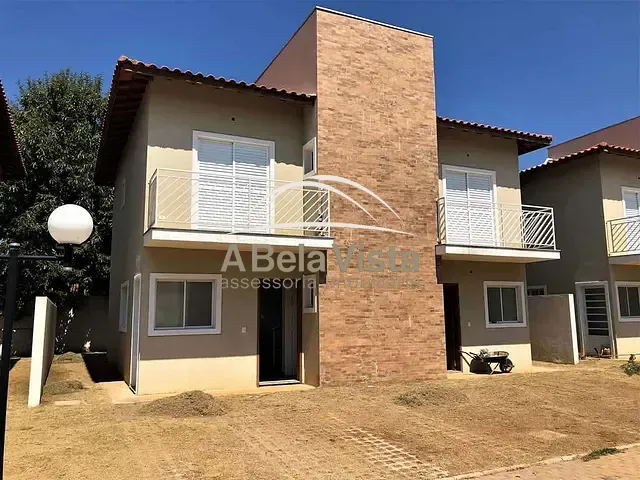 Casa com 133m² 3 quartos e 2 banheiros, para alugar, no bairro Chácara do Carmo em Vargem Grande Paulista