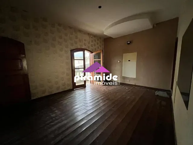 Casa com 450m², para alugar, no bairro Centro em São José dos Campos