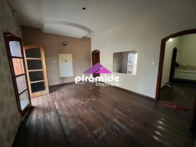 Casa com 450m², para alugar, no bairro Centro em São José dos Campos