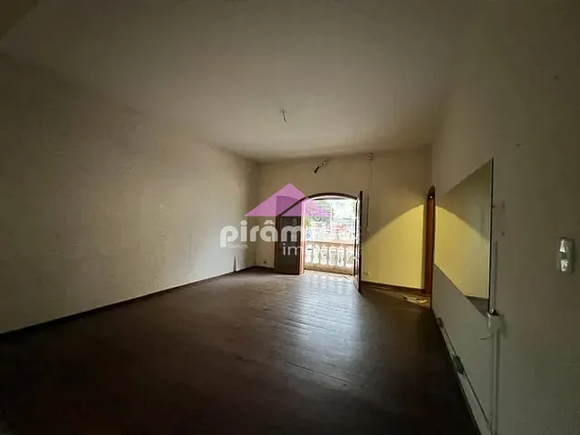 Casa com 450m², para alugar, no bairro Centro em São José dos Campos