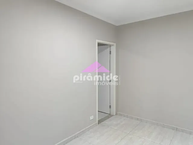 Casa 2 quartos e 1 banheiro, para alugar, no bairro Jardim Aeroporto em São José dos Campos