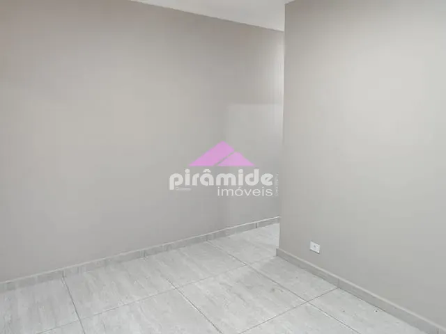 Casa 2 quartos e 1 banheiro, para alugar, no bairro Jardim Aeroporto em São José dos Campos