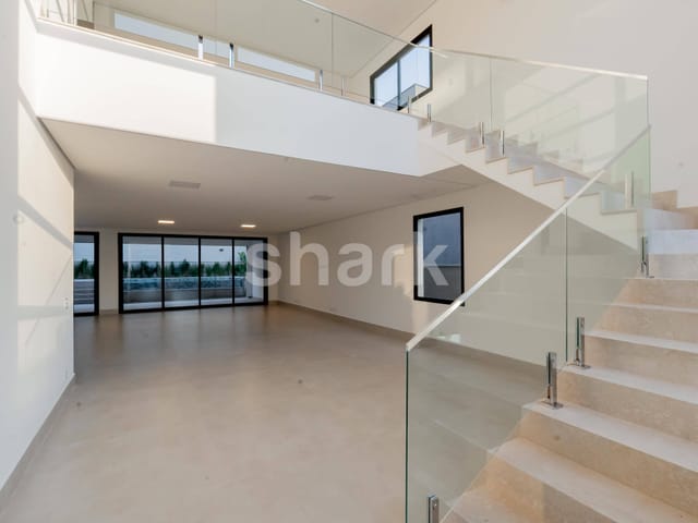 Casa com 420m² 4 quartos e 6 banheiros, à venda, no bairro Cidade Tamboré em Santana de Parnaíba