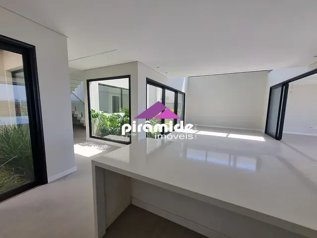 Casa com 720m² 4 quartos e 6 banheiros, à venda, no bairro Urbanova em São José dos Campos
