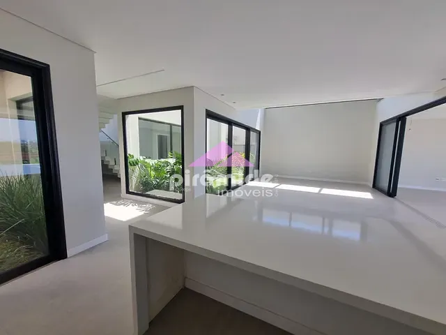 Casa com 720m² 4 quartos e 6 banheiros, à venda, no bairro Urbanova em São José dos Campos