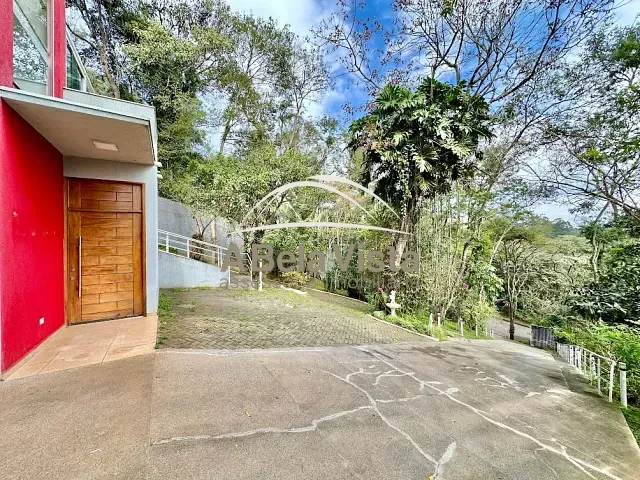 Casa com 2666m² 3 quartos e 5 banheiros, à venda, no bairro Moinho Velho em Embu das Artes