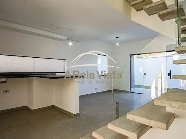 Casa com 170m² 3 quartos e 3 banheiros, à venda, no bairro Jardim Ana Estela em Carapicuíba