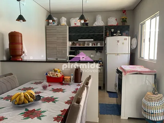 Casa com 244m² 3 quartos e 2 banheiros, à venda, no bairro Jardim Santa Júlia em São José dos Campos