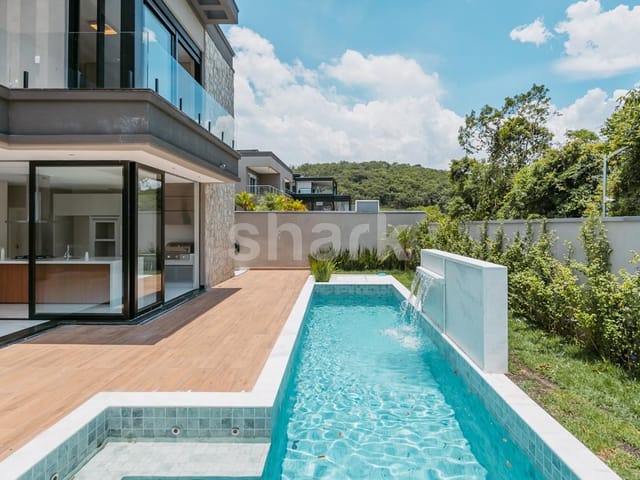 Casa com 505m² 4 quartos e 6 banheiros, à venda, no bairro Alphaville em Santana de Parnaíba