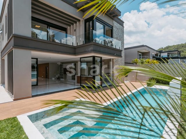 Casa com 505m² 4 quartos e 6 banheiros, à venda, no bairro Alphaville em Santana de Parnaíba
