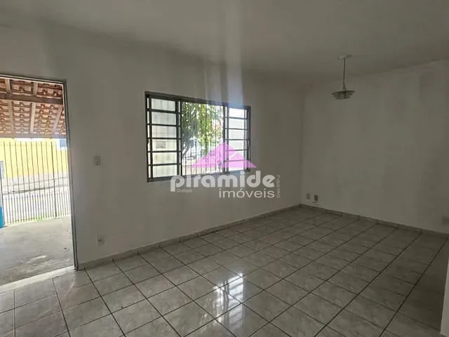 Casa com 250m² 2 quartos e 2 banheiros, para alugar, no bairro Parque Industrial em São José dos Campos