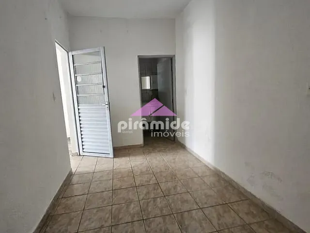 Casa com 250m² 2 quartos e 2 banheiros, para alugar, no bairro Parque Industrial em São José dos Campos