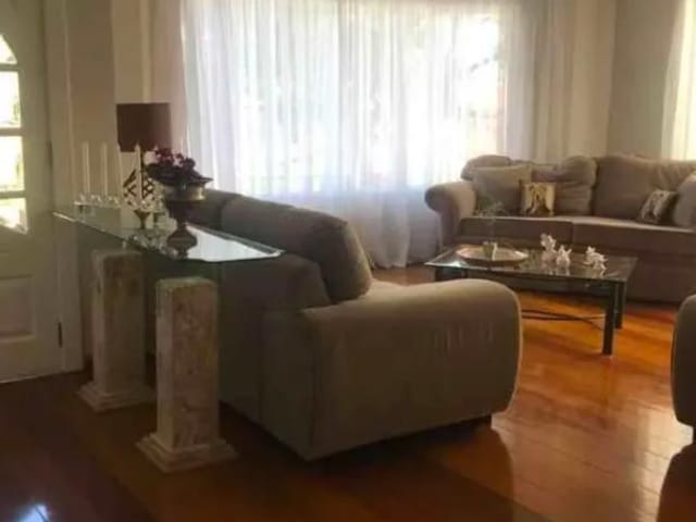Casa com 450m² 4 quartos e 6 banheiros, à venda, no bairro Alphaville em Santana de Parnaíba