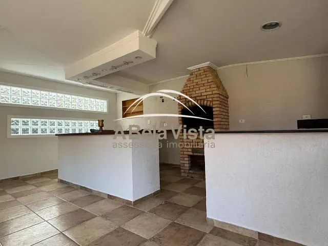Casa com 640m² 3 quartos e 1 banheiro, para alugar, no bairro Jardim do Golf I em Jandira