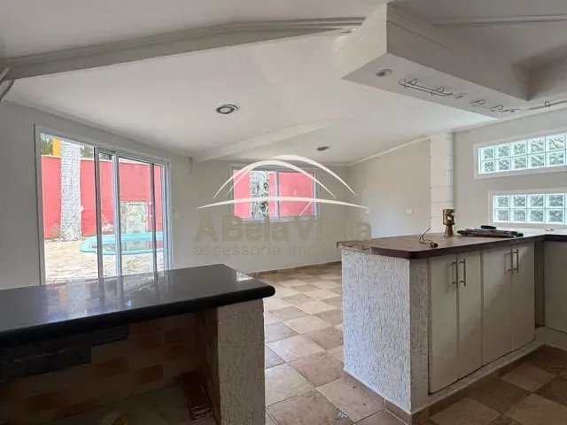 Casa com 640m² 3 quartos e 1 banheiro, para alugar, no bairro Jardim do Golf I em Jandira