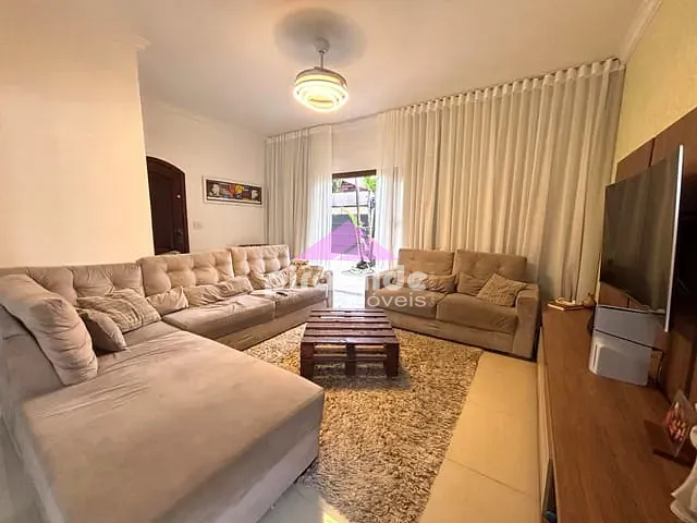 Casa com 250m² 3 quartos e 2 banheiros, à venda, no bairro Residencial União em São José dos Campos