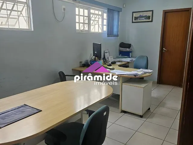 Casa para alugar, no bairro Vila Adyana em São José dos Campos