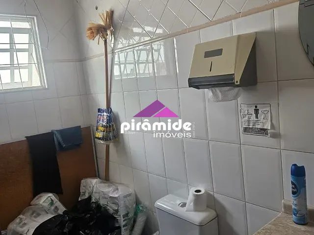 Casa para alugar, no bairro Vila Adyana em São José dos Campos
