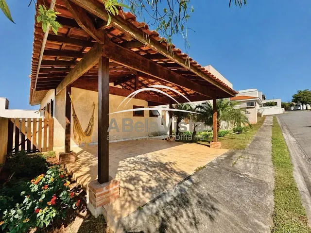 Casa com 250m² 3 quartos e 2 banheiros, à venda, no bairro Pitas em Cotia